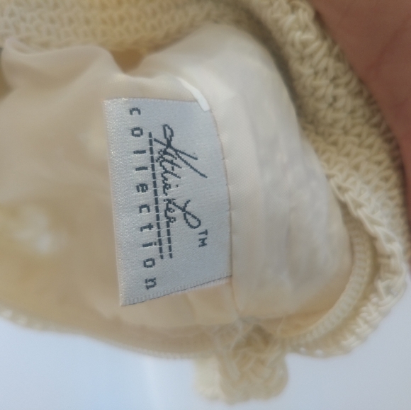 Kithie Lee Cream Wristlet Coin Purse - Picture 4 of 6